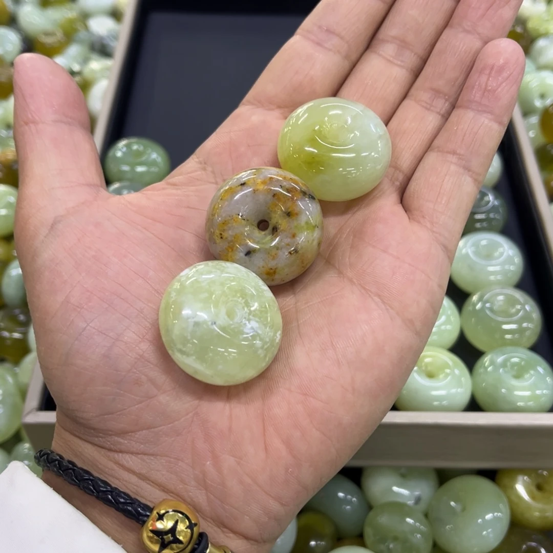 蛇纹石玉合金颈饰