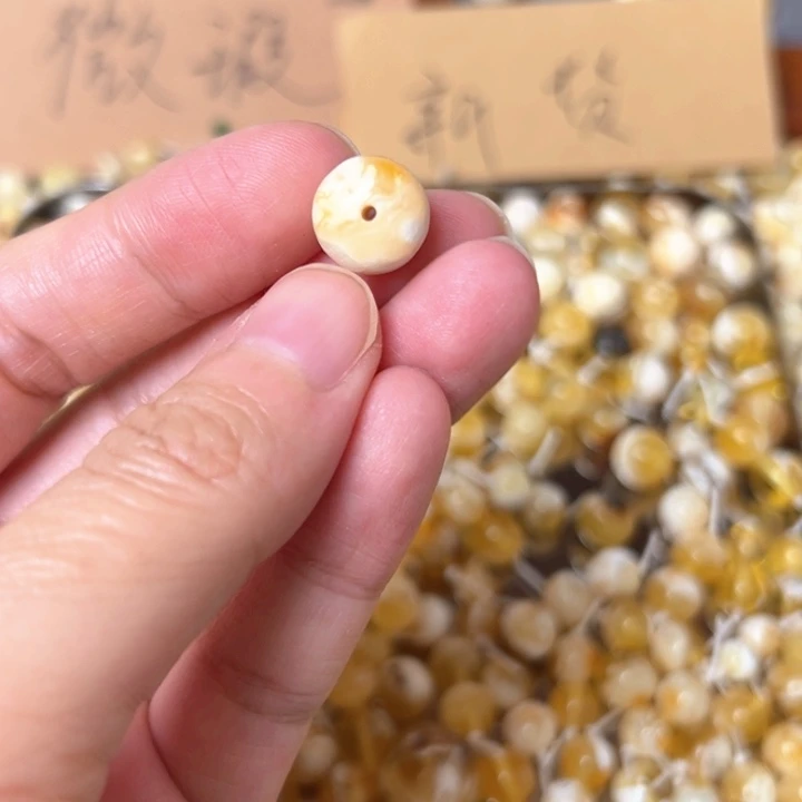 蜜蜡未镶嵌裸石11.4mm一个