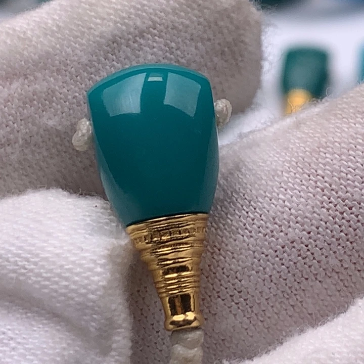 绿松石车挂18K金镶嵌