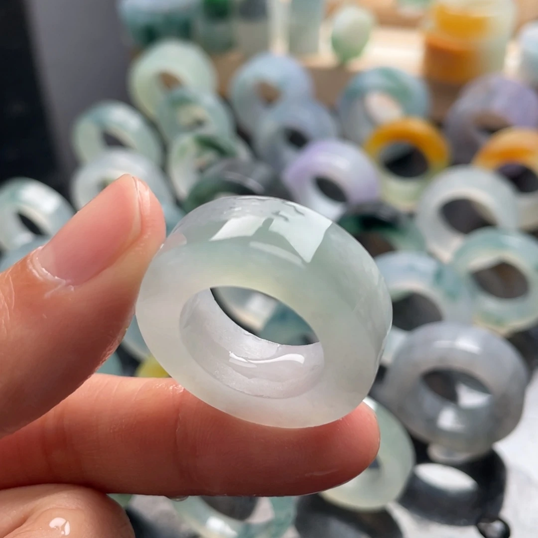 定制翡翠未镶嵌戒指