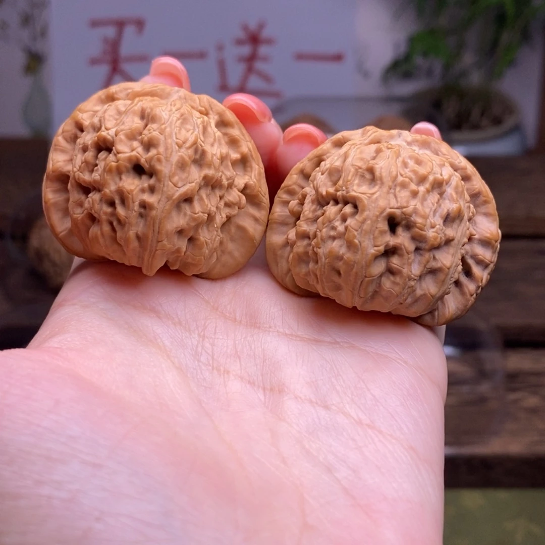 文玩核桃吊坠全品41尺球白狮子头