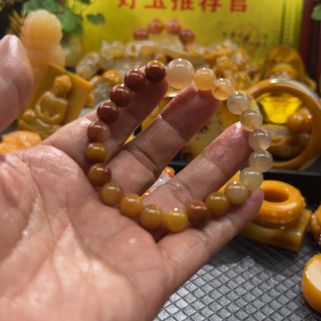 石英质玉未镶嵌颈饰