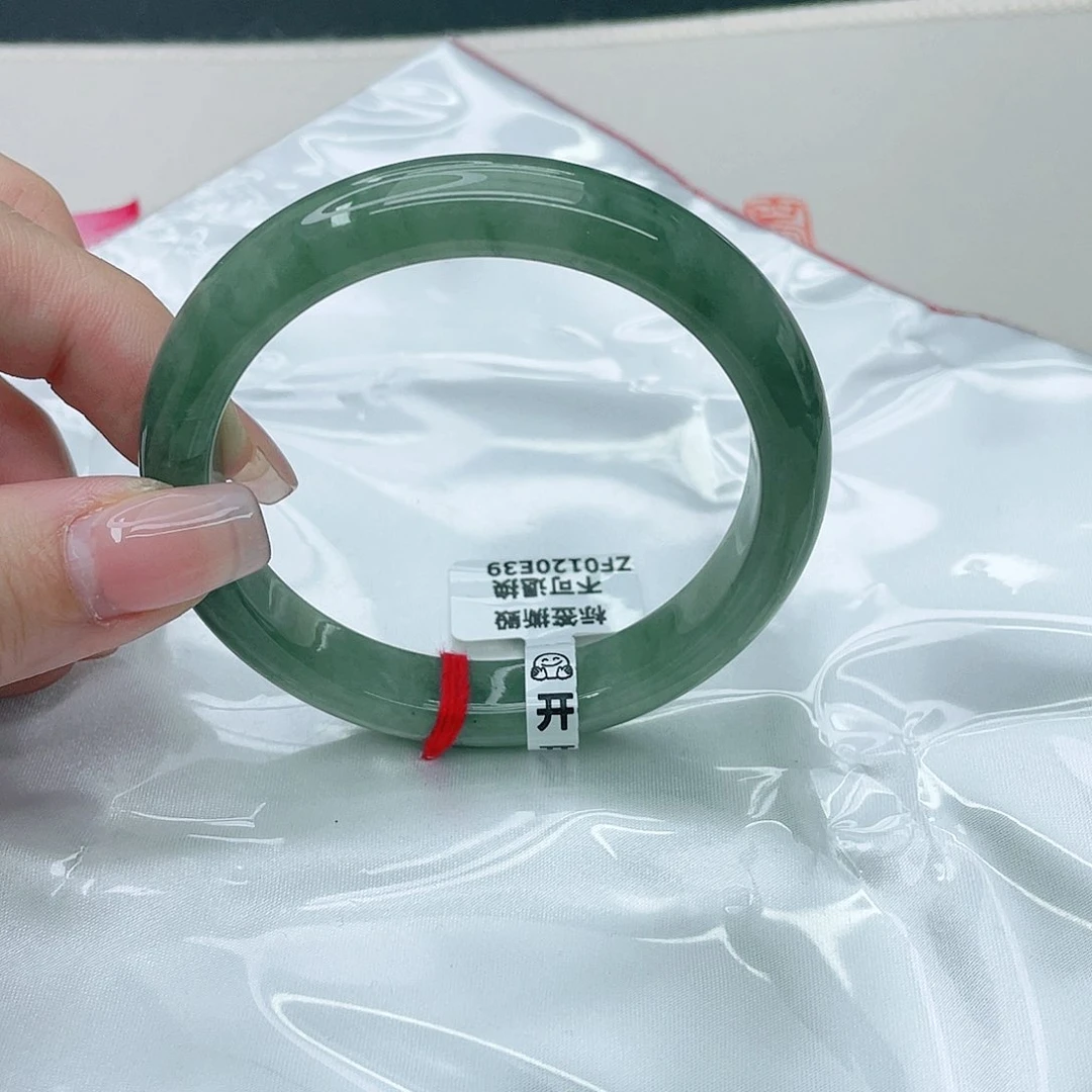 翡翠手镯未镶嵌正58