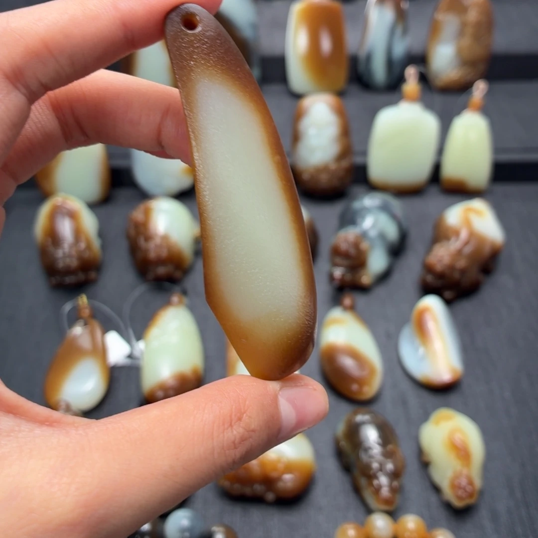 和田玉未镶嵌颈饰