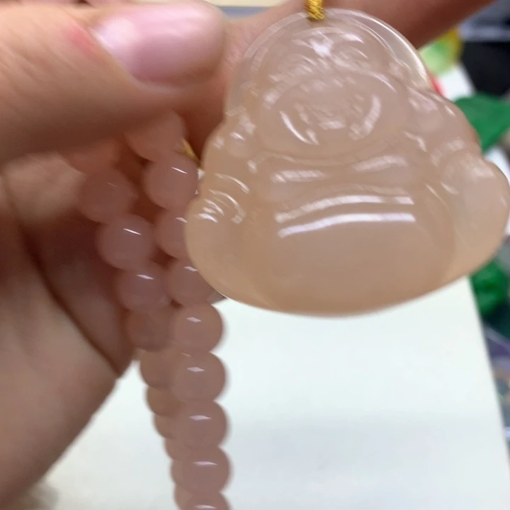 颈饰未镶嵌和田玉吊坠