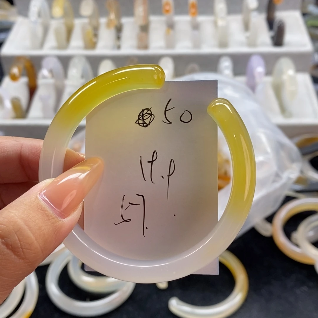手镯玛瑙/玉髓未镶嵌50