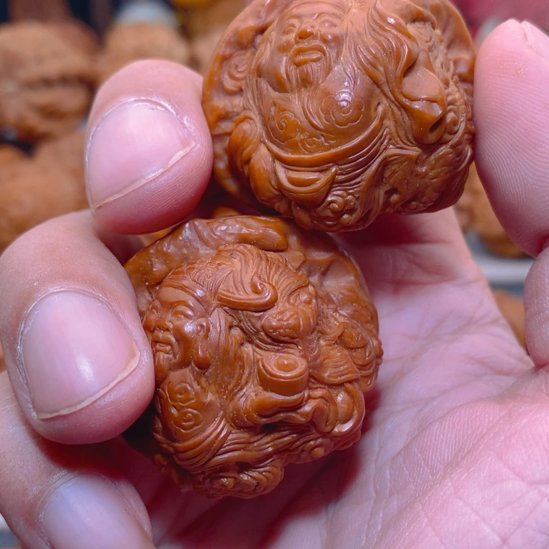 缘***把件文玩核桃纯手工雕刻财神蟾