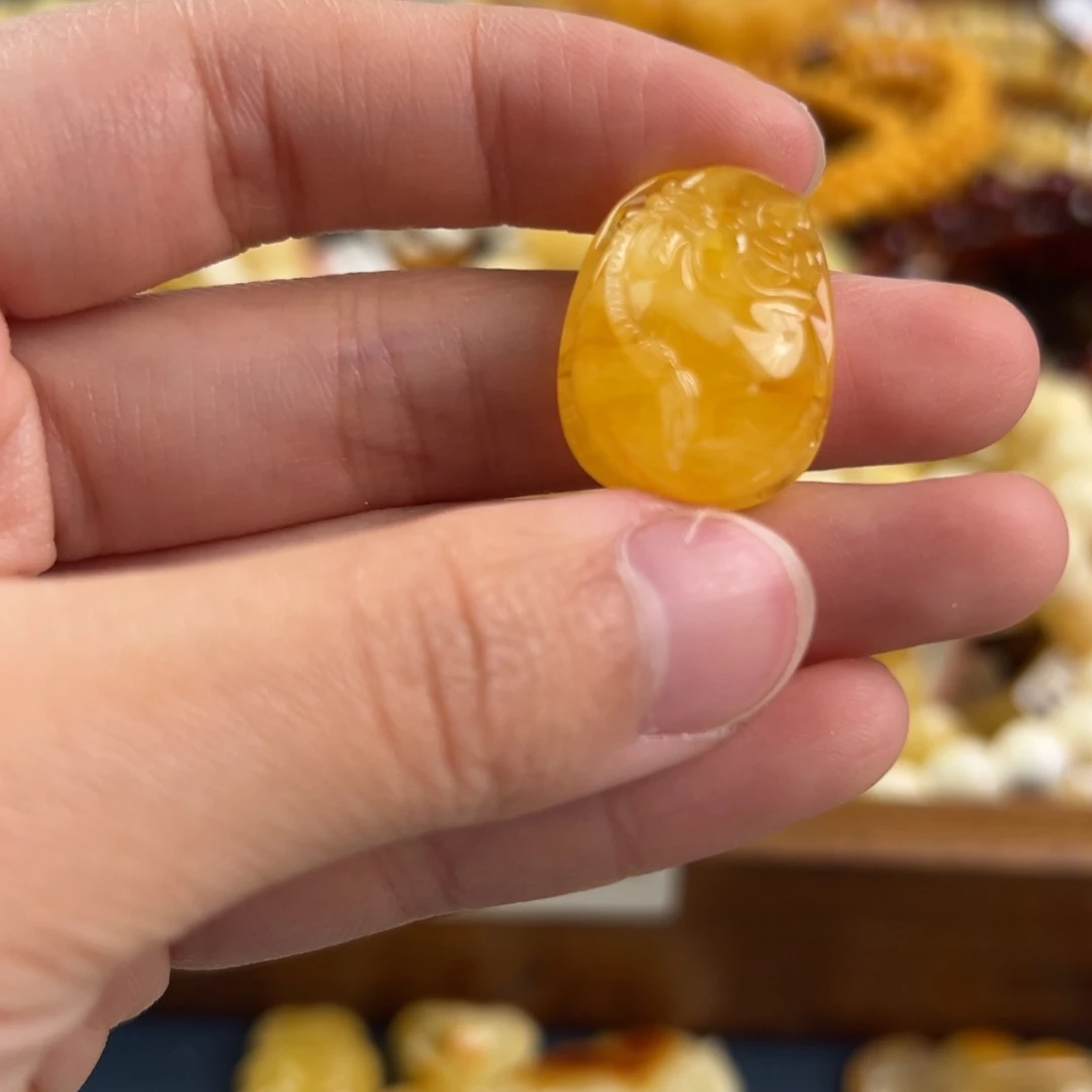 琥珀未镶嵌珠宝奇石