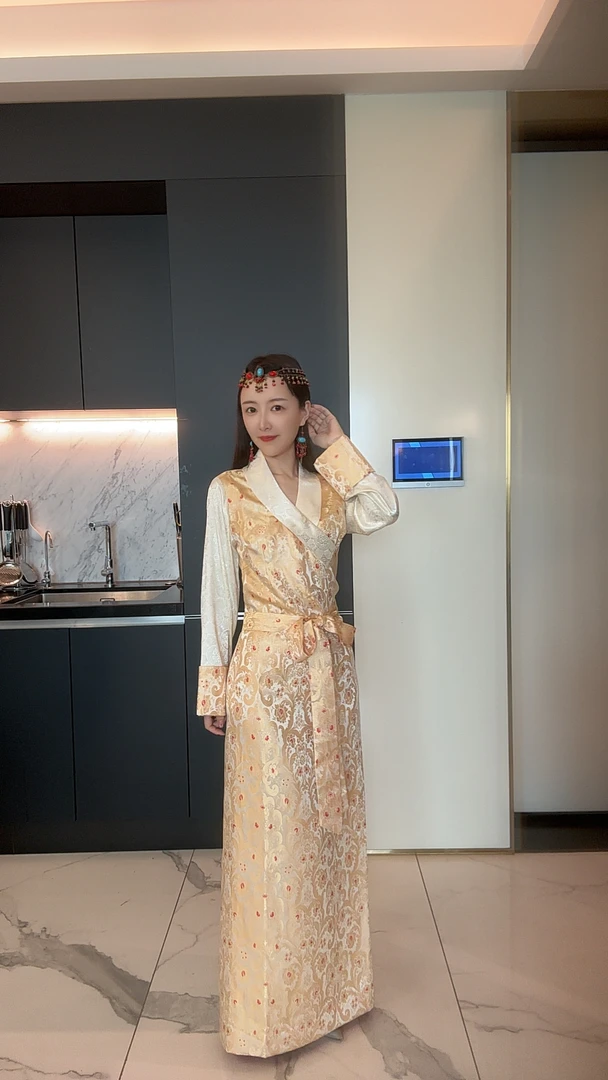 藏装女春夏少数民族藏式博拉裙贵气女士藏服时尚复古香槟金民族风