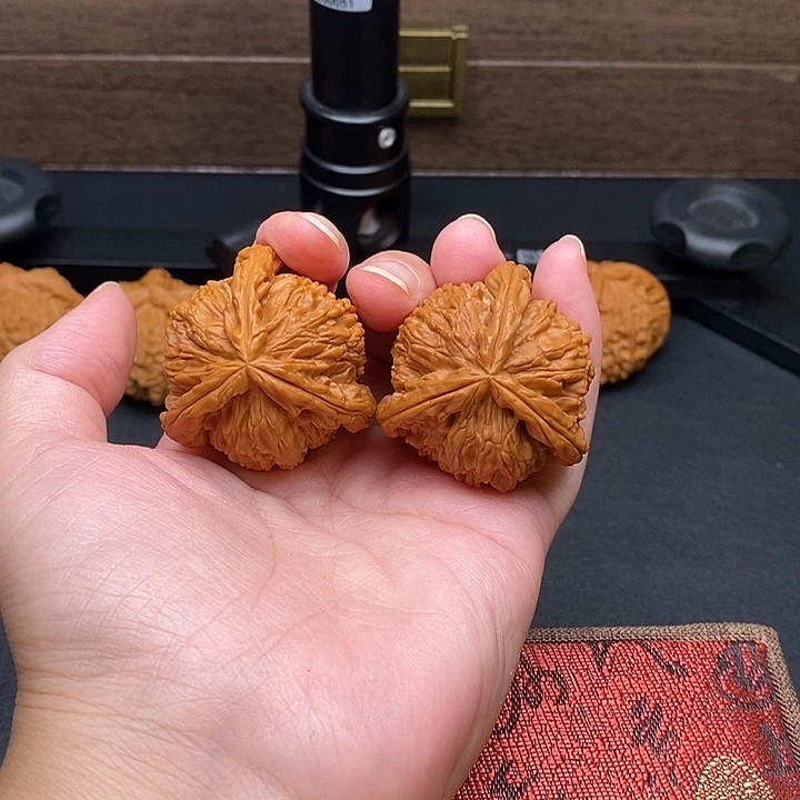张***生把件文玩核桃白奔