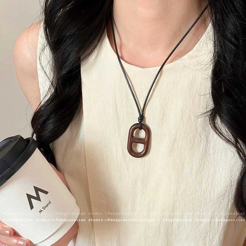 锌合金木质吊坠 可爱配饰颈链项链女毛衣链氛围猪鼻子气质腊肠狗