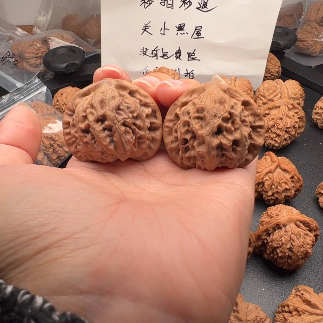 文玩核桃把件宫灯