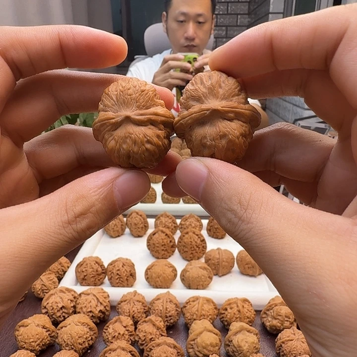 大***车文玩核桃吊坠元宝