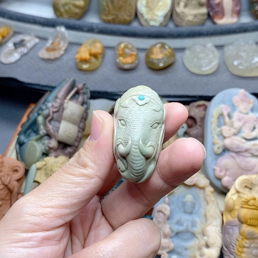 【闪购商品】定制石英质玉吊坠未镶嵌