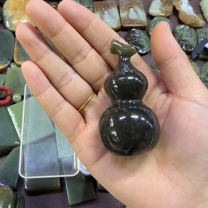 岫岩河磨玉（透闪石质玉）未镶嵌珠宝奇石