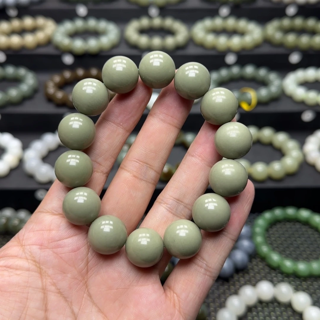 和田玉手链未镶嵌豆青