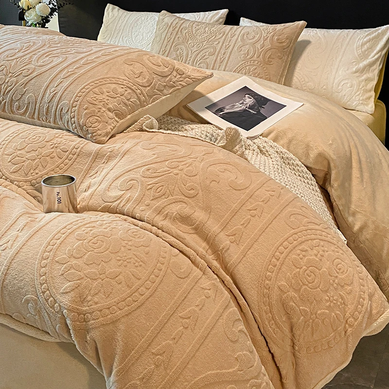 冬季加厚雕花牛奶绒四件套2025新款加绒保暖珊瑚绒被套床单三件套