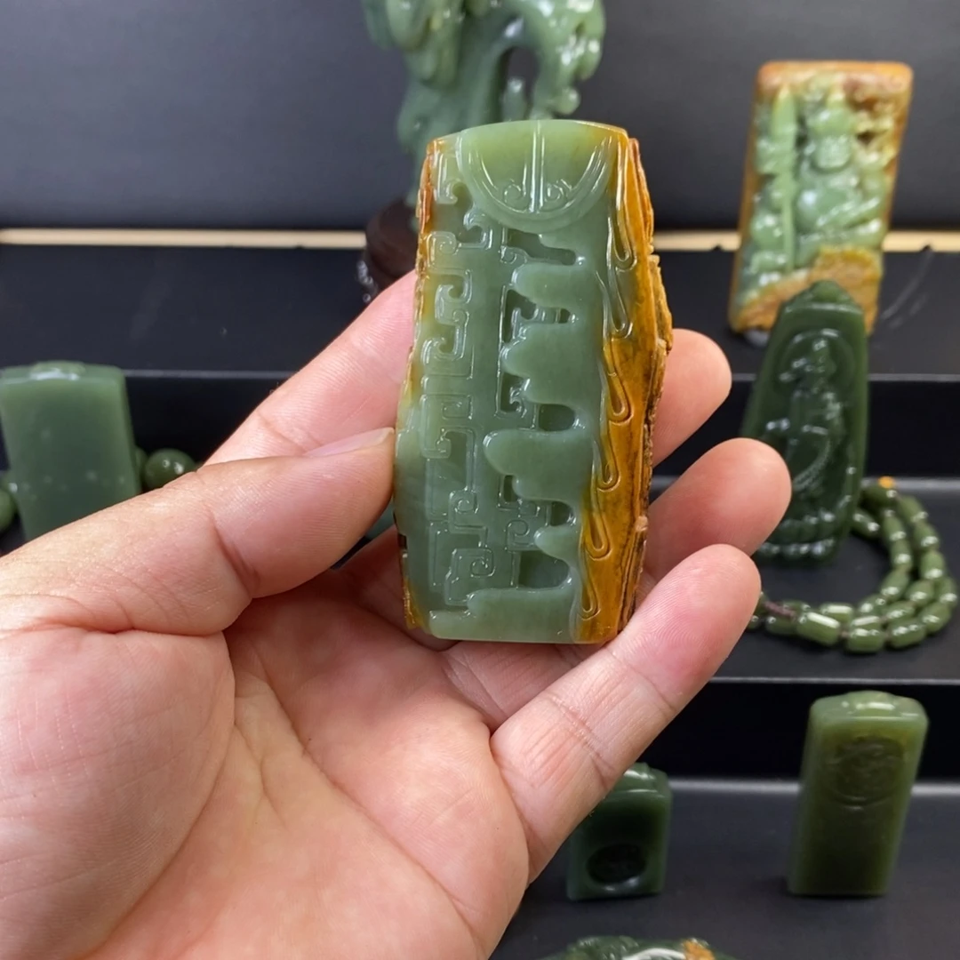 泽***冲岫岩河磨玉（透闪石质玉）未镶嵌颈饰