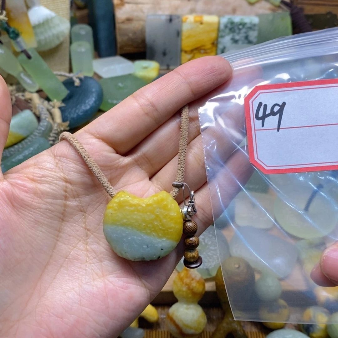 未镶嵌岫玉纯天然半**