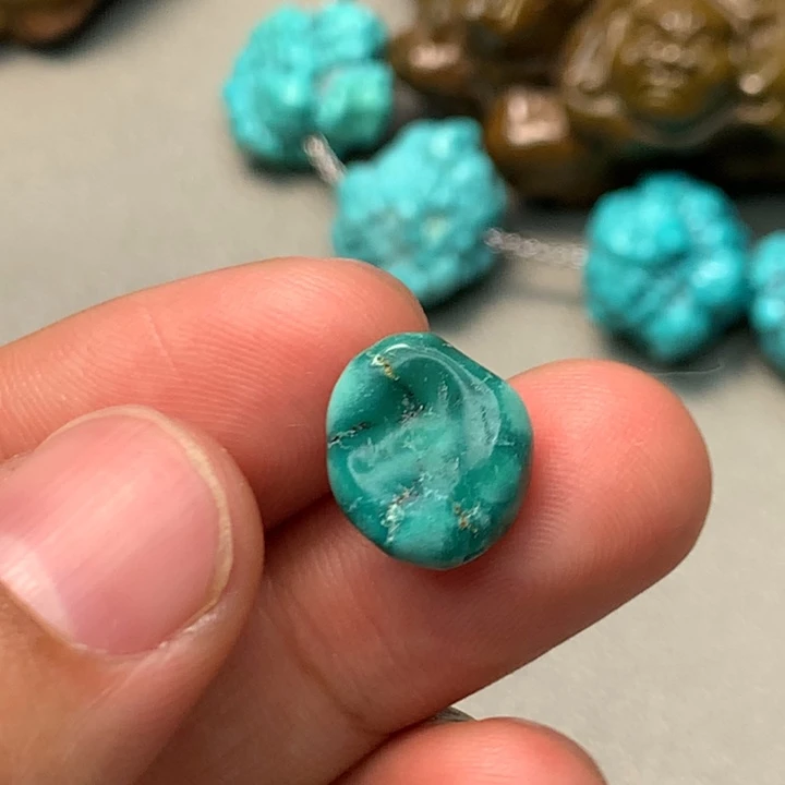 绿松石未镶嵌颈饰