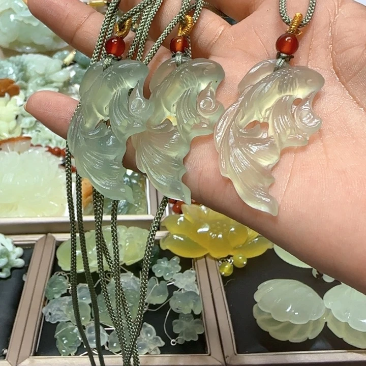 蛇纹石玉未镶嵌吊坠