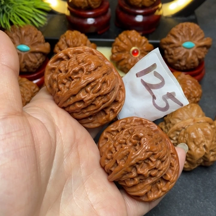 文玩核桃把件44楼呀，125