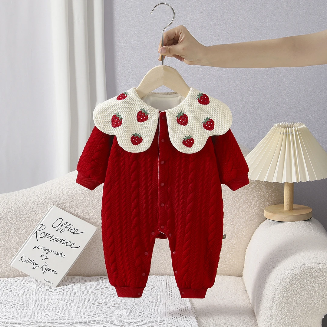 巴拉【商场同款】2025冬季草莓刺绣领连体衣红色针织周岁满月爬服喜
