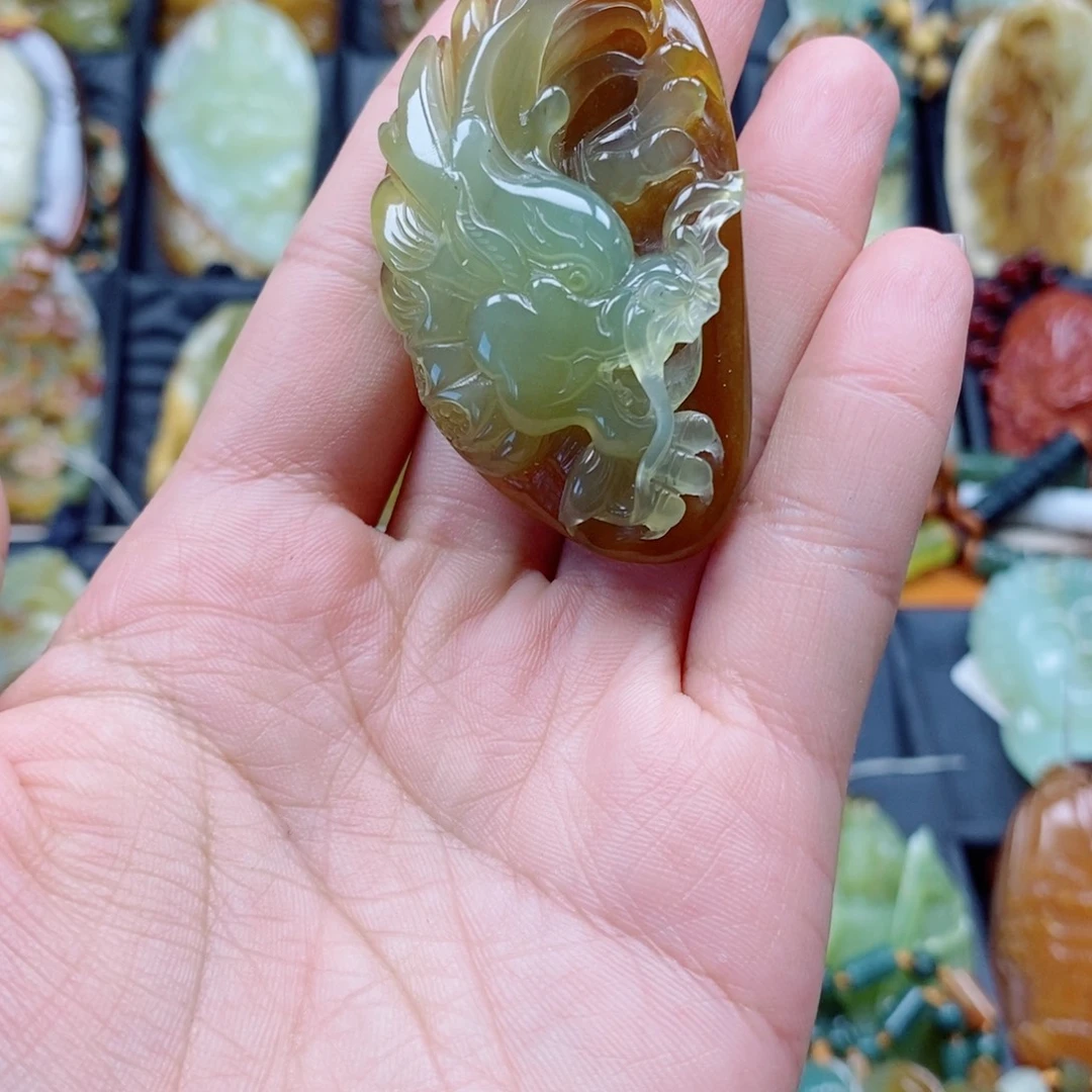 缺***_未镶嵌蛇纹石玉颈饰