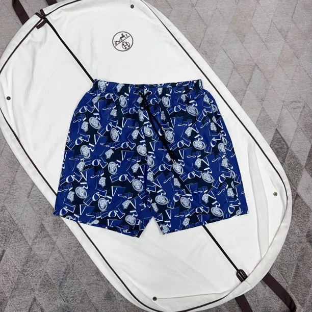 全新未使用 VERSACE/范思哲 男款满印logo休闲短裤