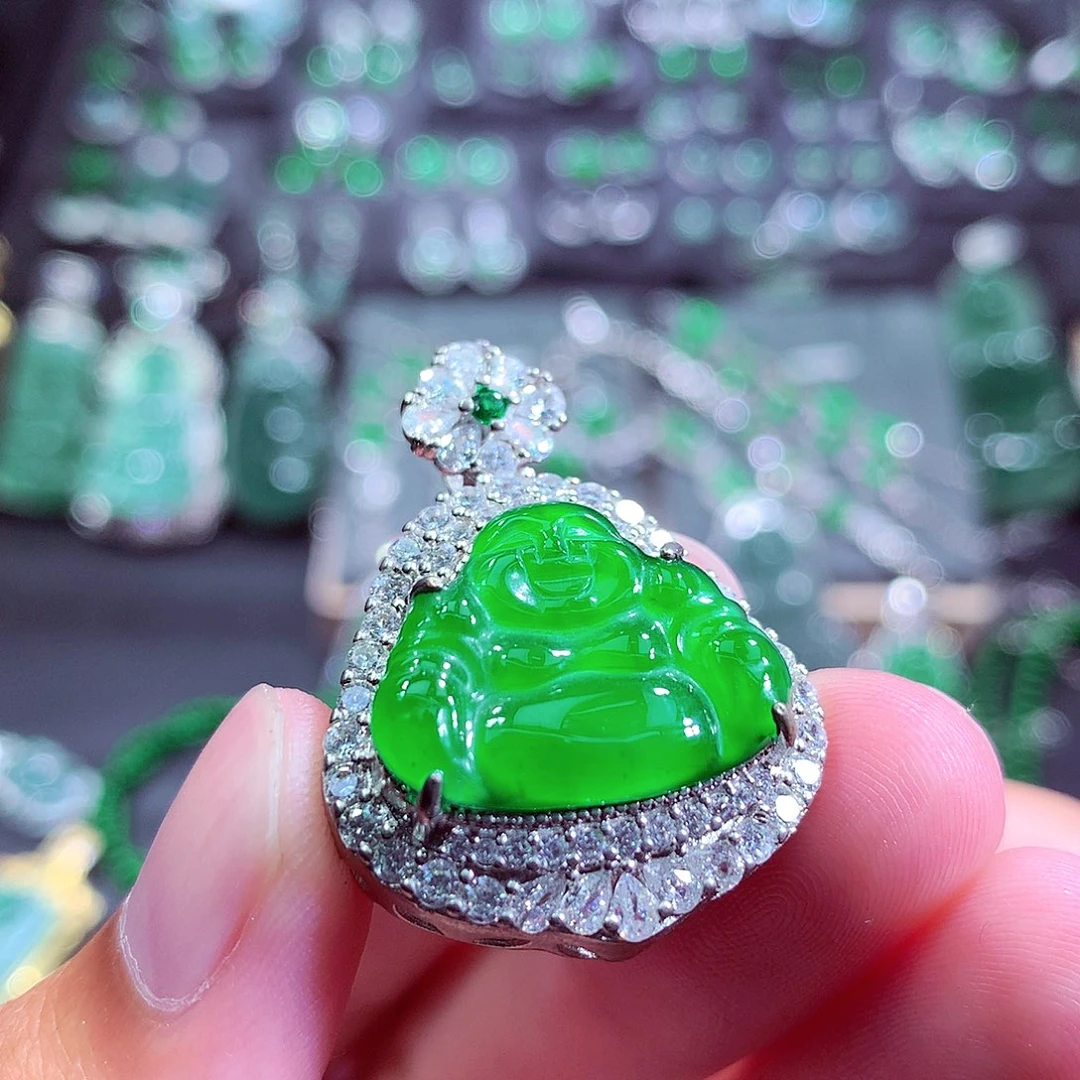 翡翠未镶嵌颈饰黄*旋挂件