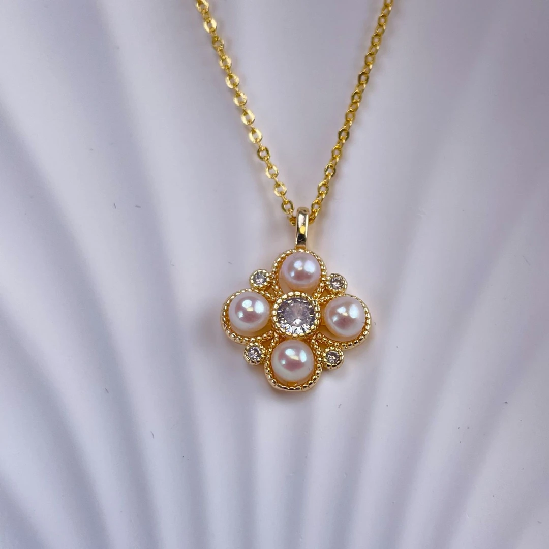 586 /天然淡水珍珠小米珠精致中古四叶草吊坠（赠链）