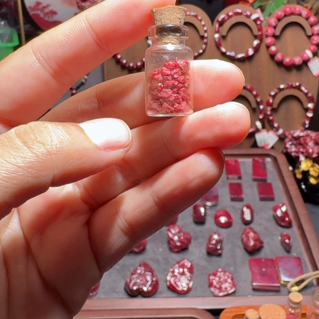 明***知天然辰砂1颗晶体粗颗粒