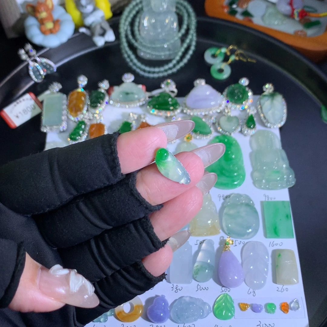 翡翠未镶嵌吊坠(不含链)观音手