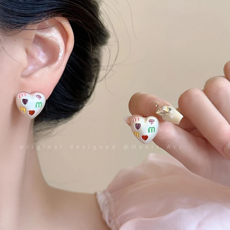 铜合金耳饰 韩系少女爱心字母耳钉女款精致甜美耳饰小众设计A286