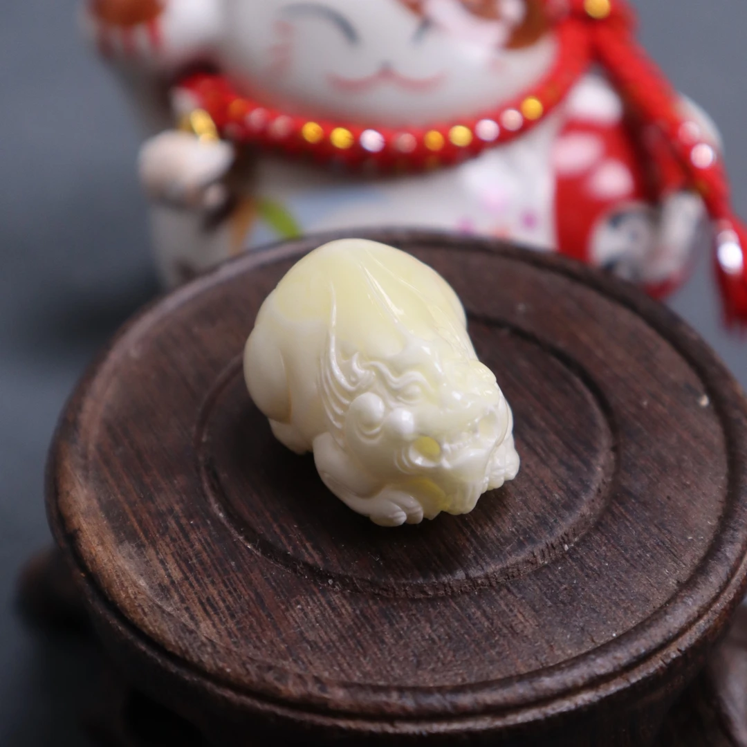 天然原矿 蜜蜡焦皮白蜡貔貅未镶嵌