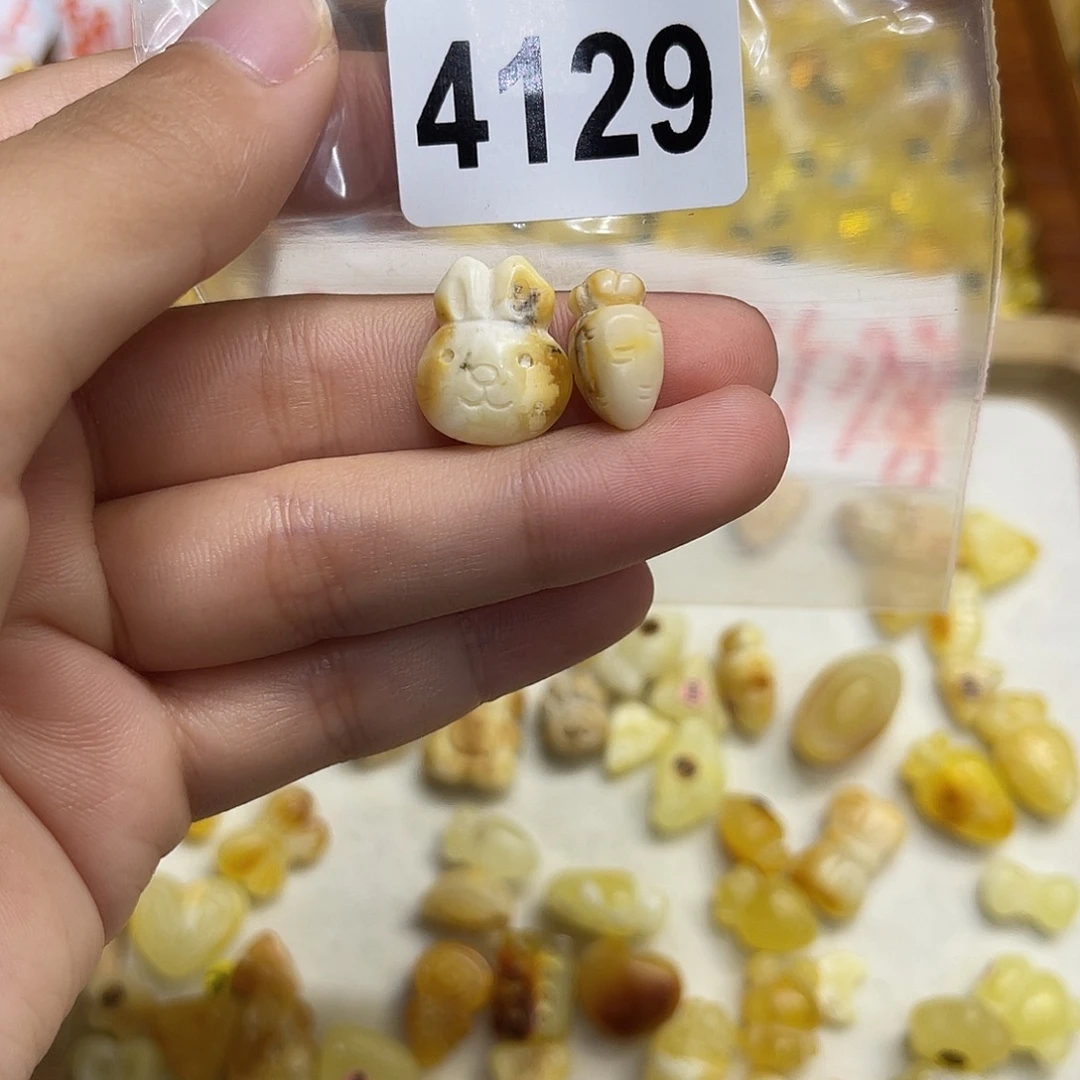 琥珀未镶嵌珠宝奇石