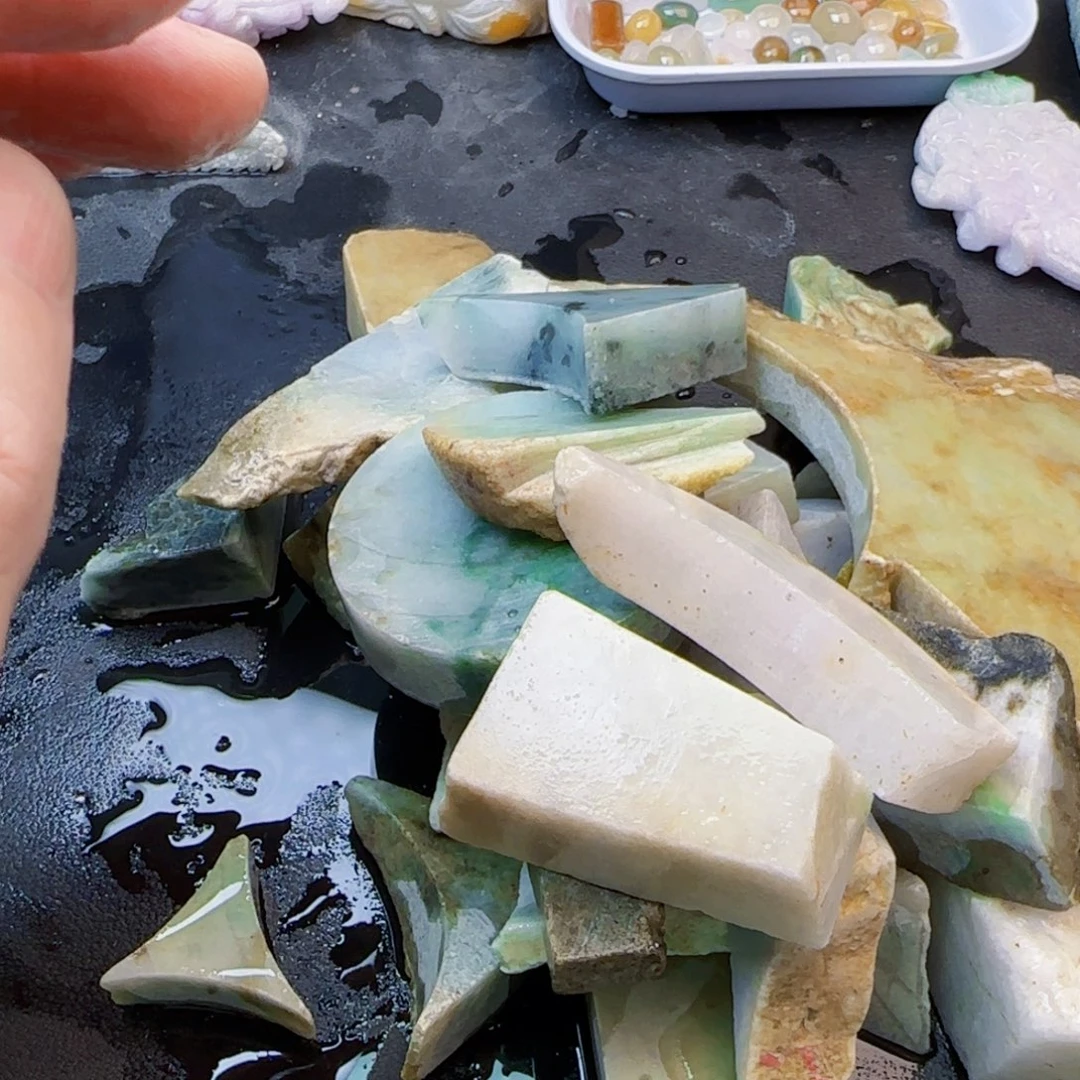 用***2翡翠未镶嵌颈饰114