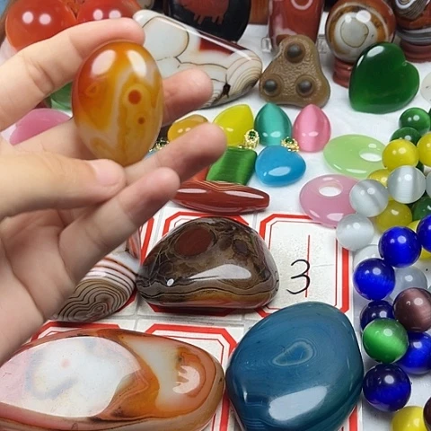 玛瑙/玉髓颈饰未镶嵌