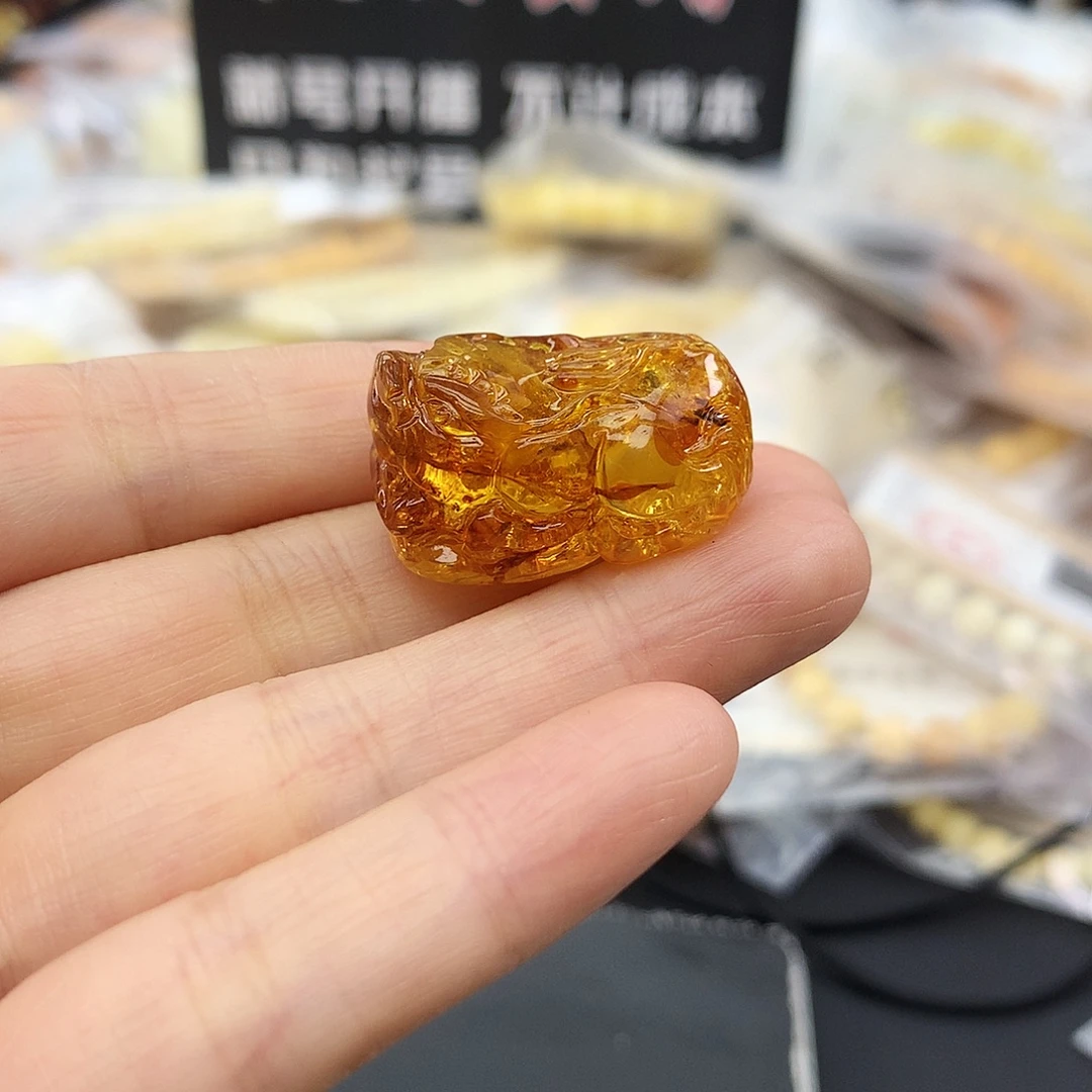 琥珀未镶嵌珠宝奇石