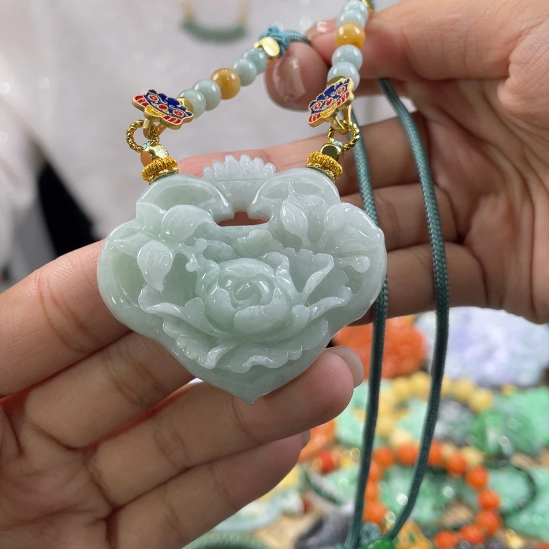 翡翠颈饰未镶嵌代编织