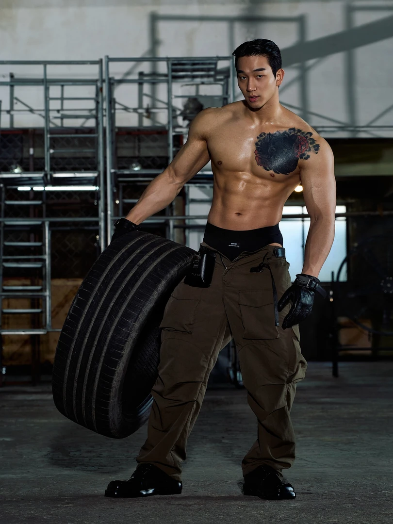 - 款号100 五金LOGO皮标 宽松冲锋裤 多口袋工装休闲长裤