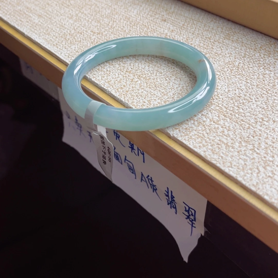 未镶嵌手镯翡翠手镯