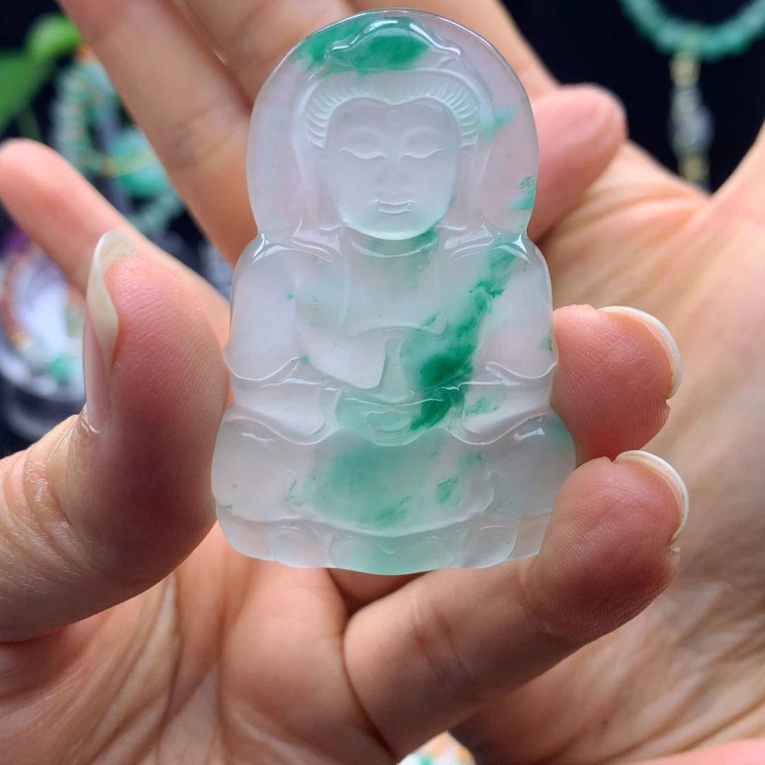 颈饰未镶嵌石英质玉