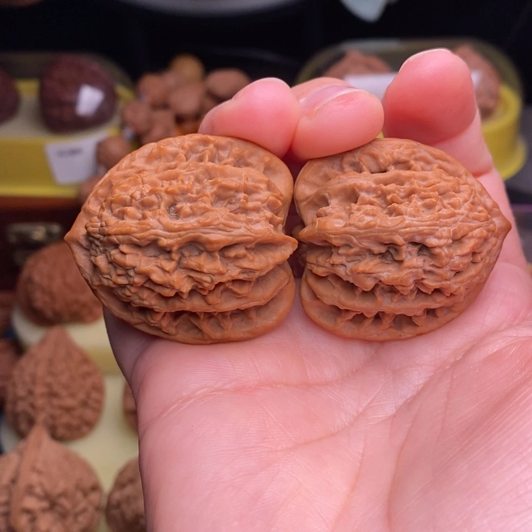 文玩核桃吊坠37盘龙纹虎头