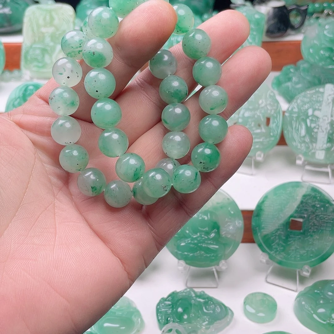 颈饰未镶嵌石英质玉安****设