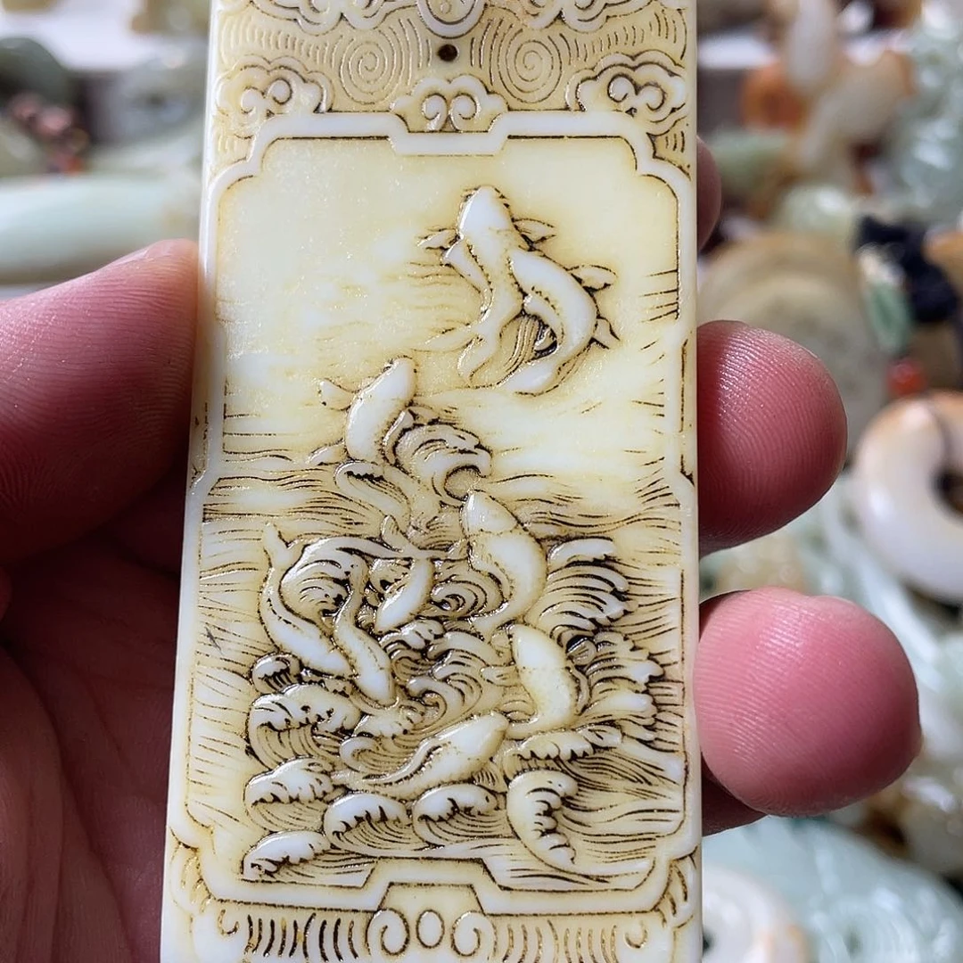 过***哥和田玉未镶嵌颈饰