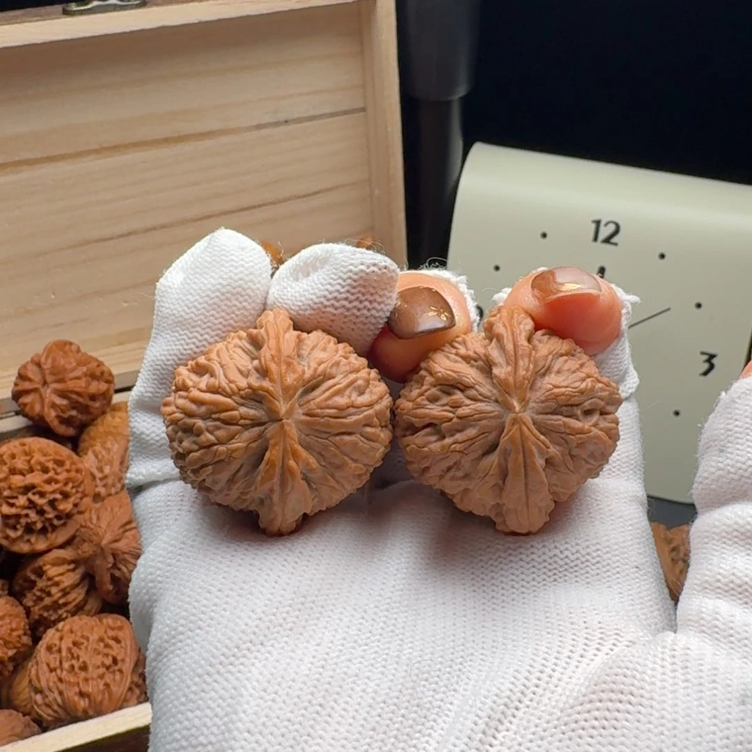 文玩核桃把件34闷白A231