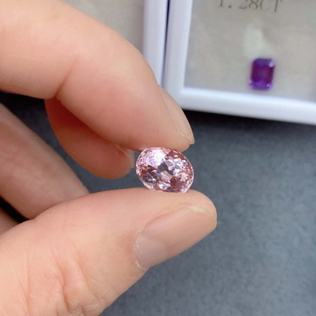 绿柱石（摩根石）3.03克拉裸石未镶嵌小*