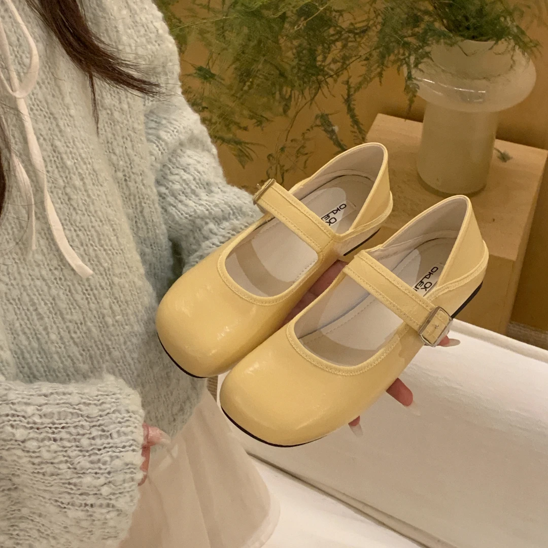 61oniiii"黄油小熊"韩国可爱软糯一字带低粗跟浅口玛丽珍奶奶单鞋