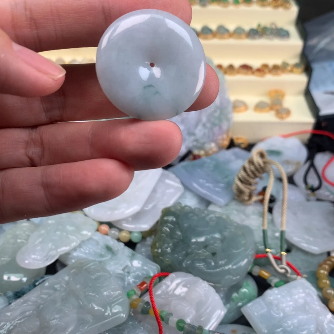 翡翠未镶嵌颈饰福利